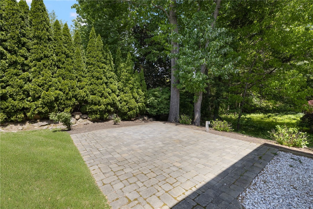 111 South Comstock Parkway