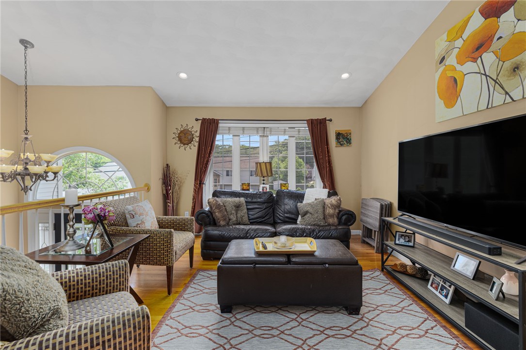 111 South Comstock Parkway