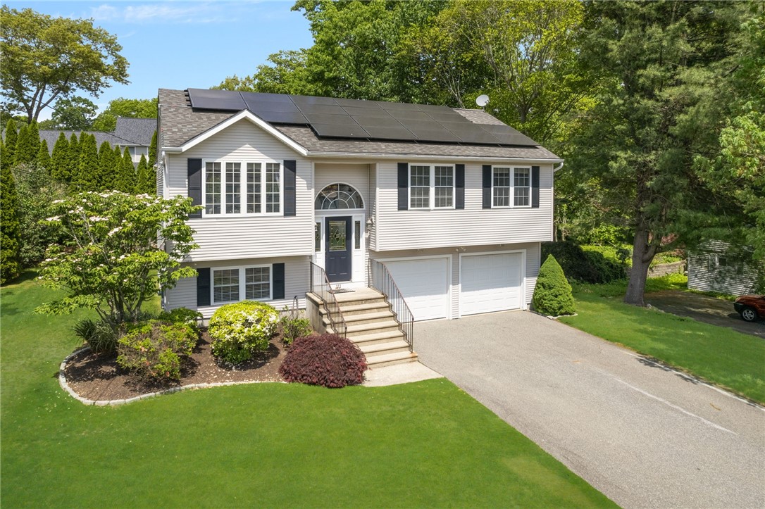 111 South Comstock Parkway