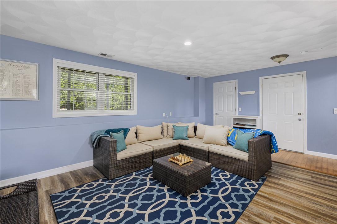 111 South Comstock Parkway