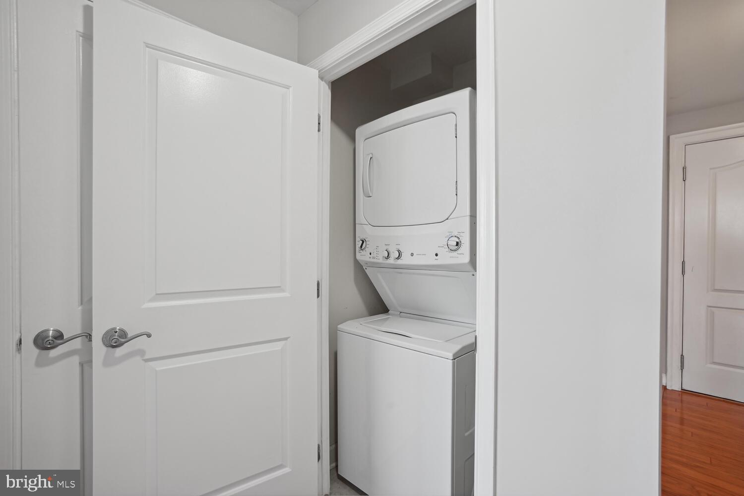 1000 N Randolph St #904