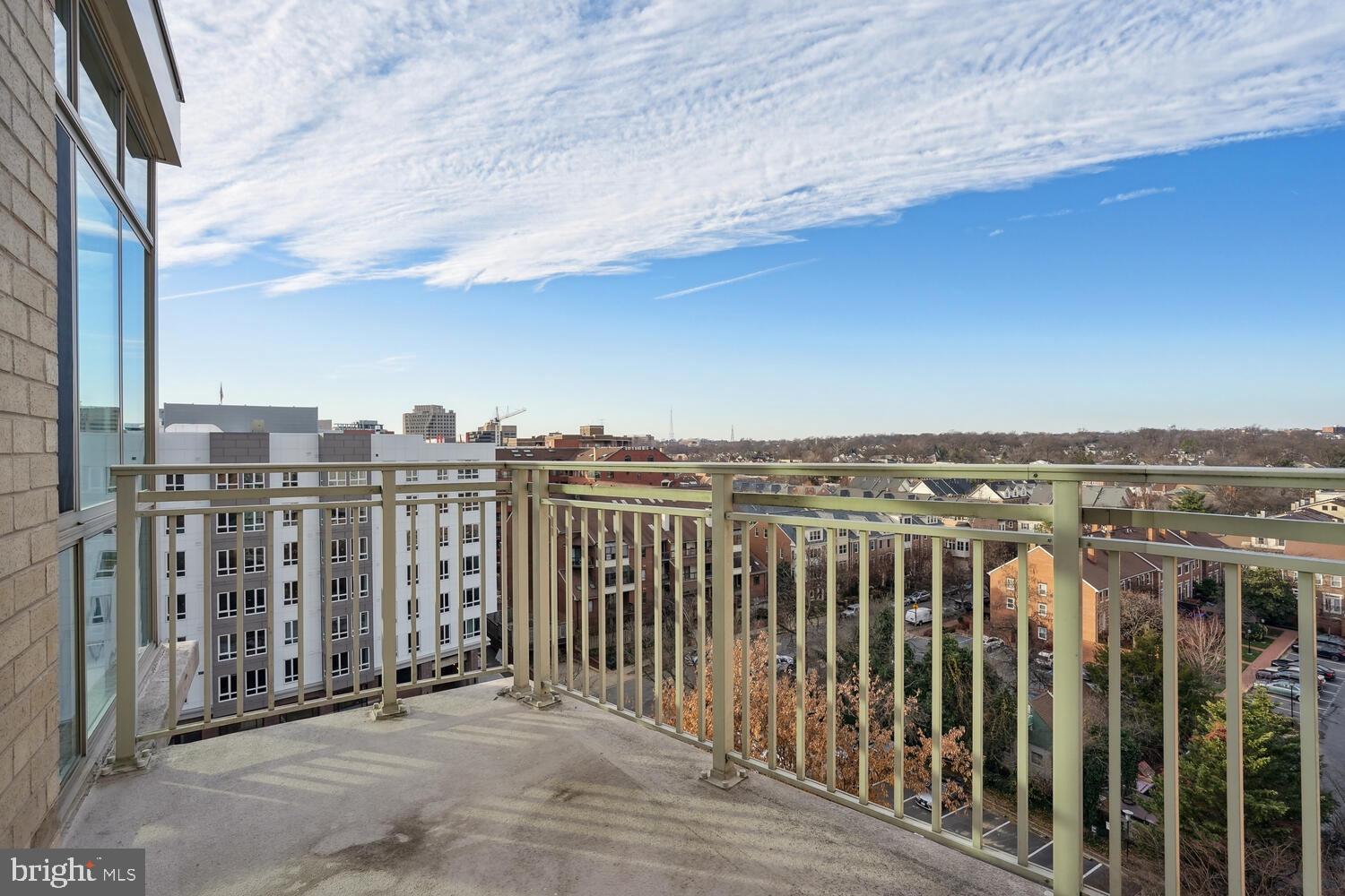 1000 N Randolph St #904