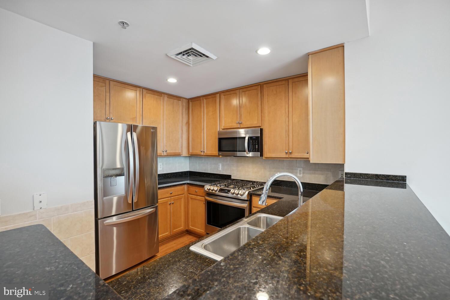 1000 N Randolph St #904