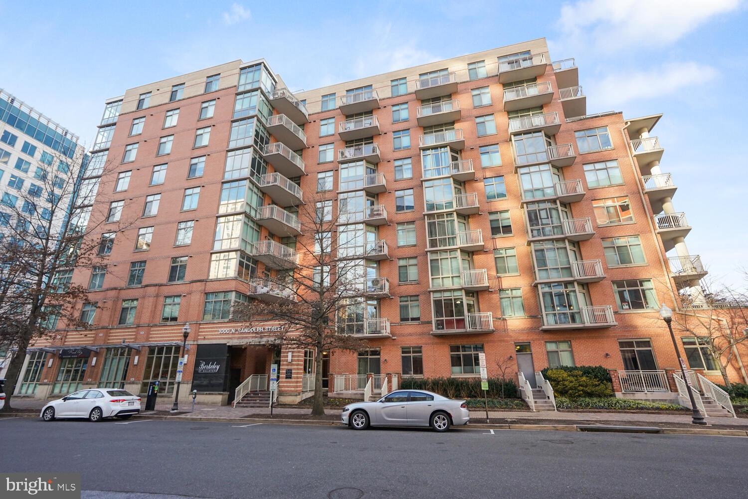 1000 N Randolph St #904