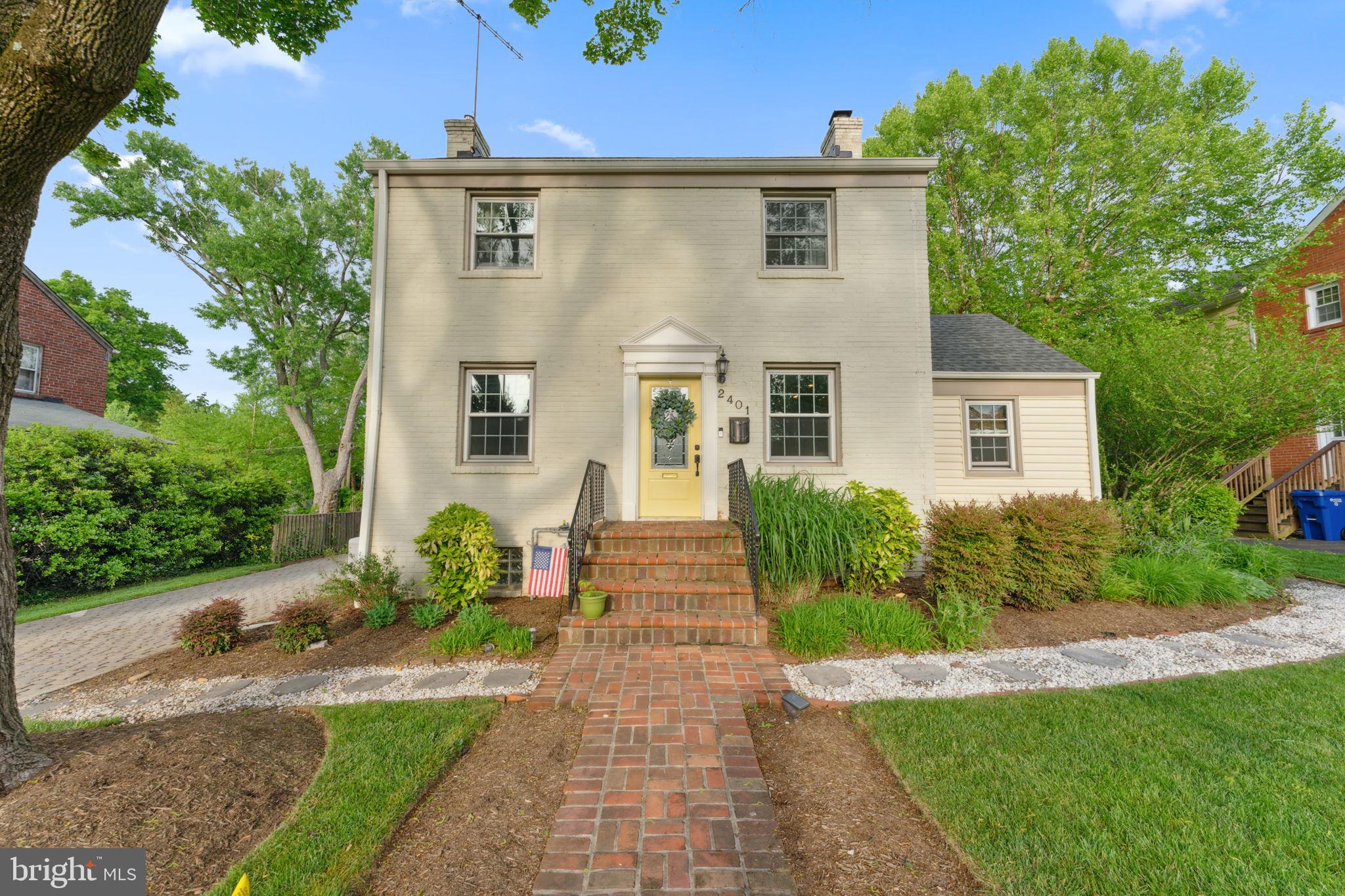 2401 N George Mason Dr