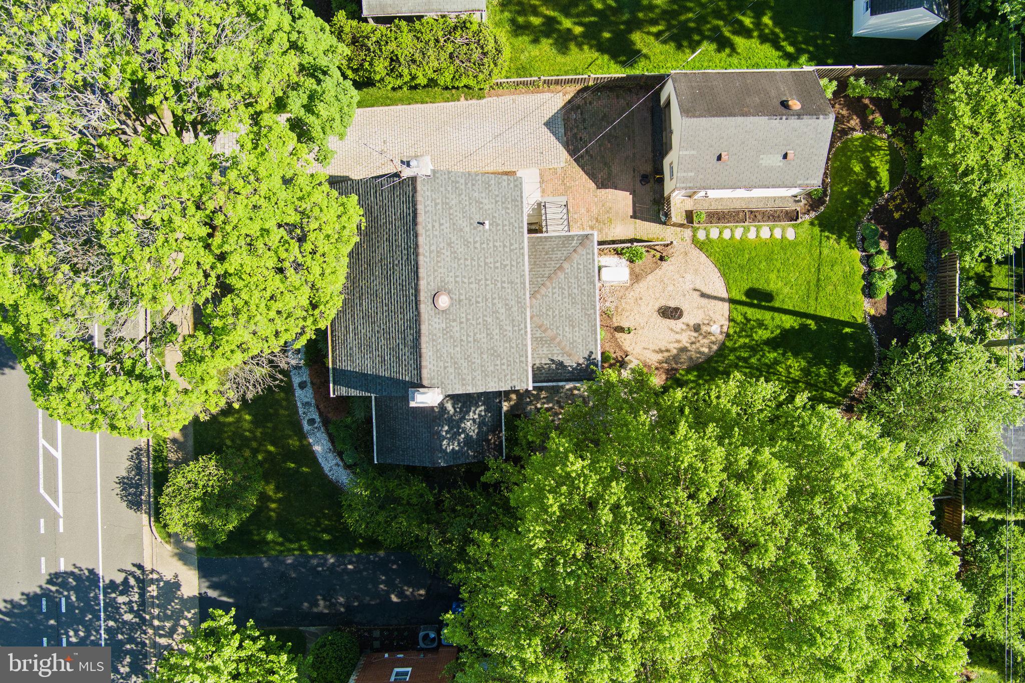 2401 N George Mason Dr