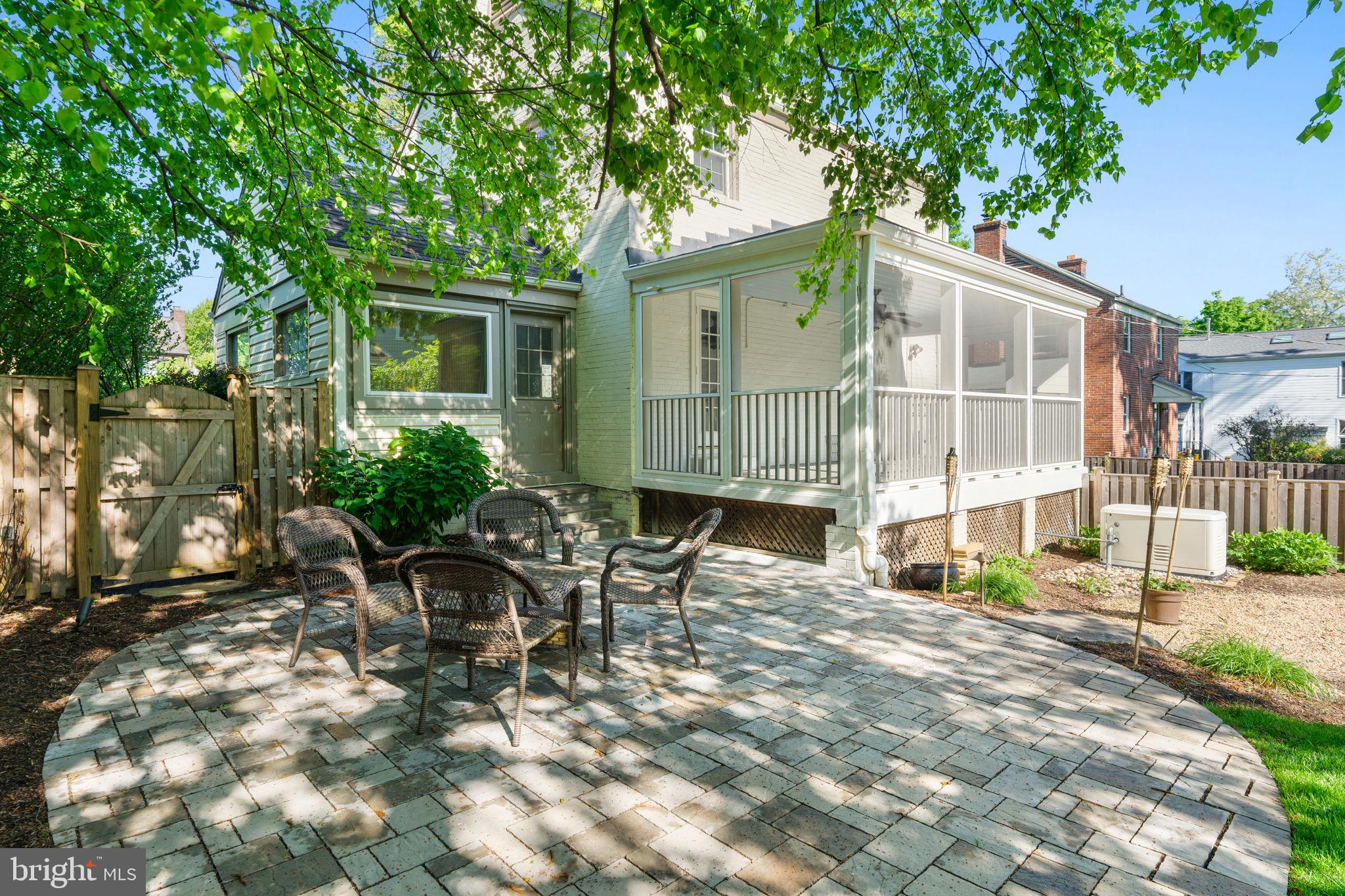 2401 N George Mason Dr