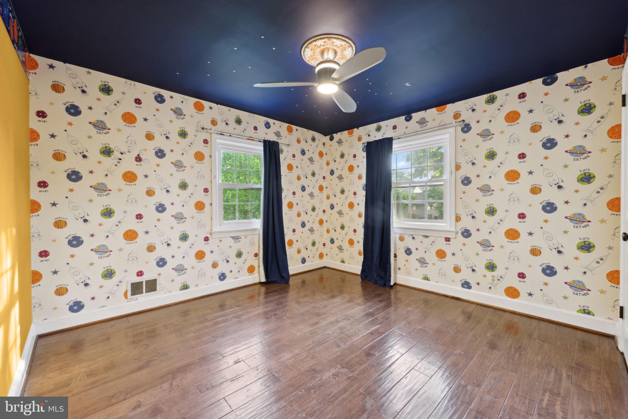 2401 N George Mason Dr