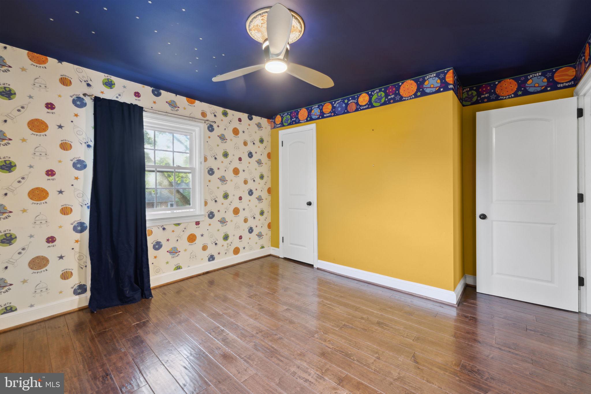 2401 N George Mason Dr