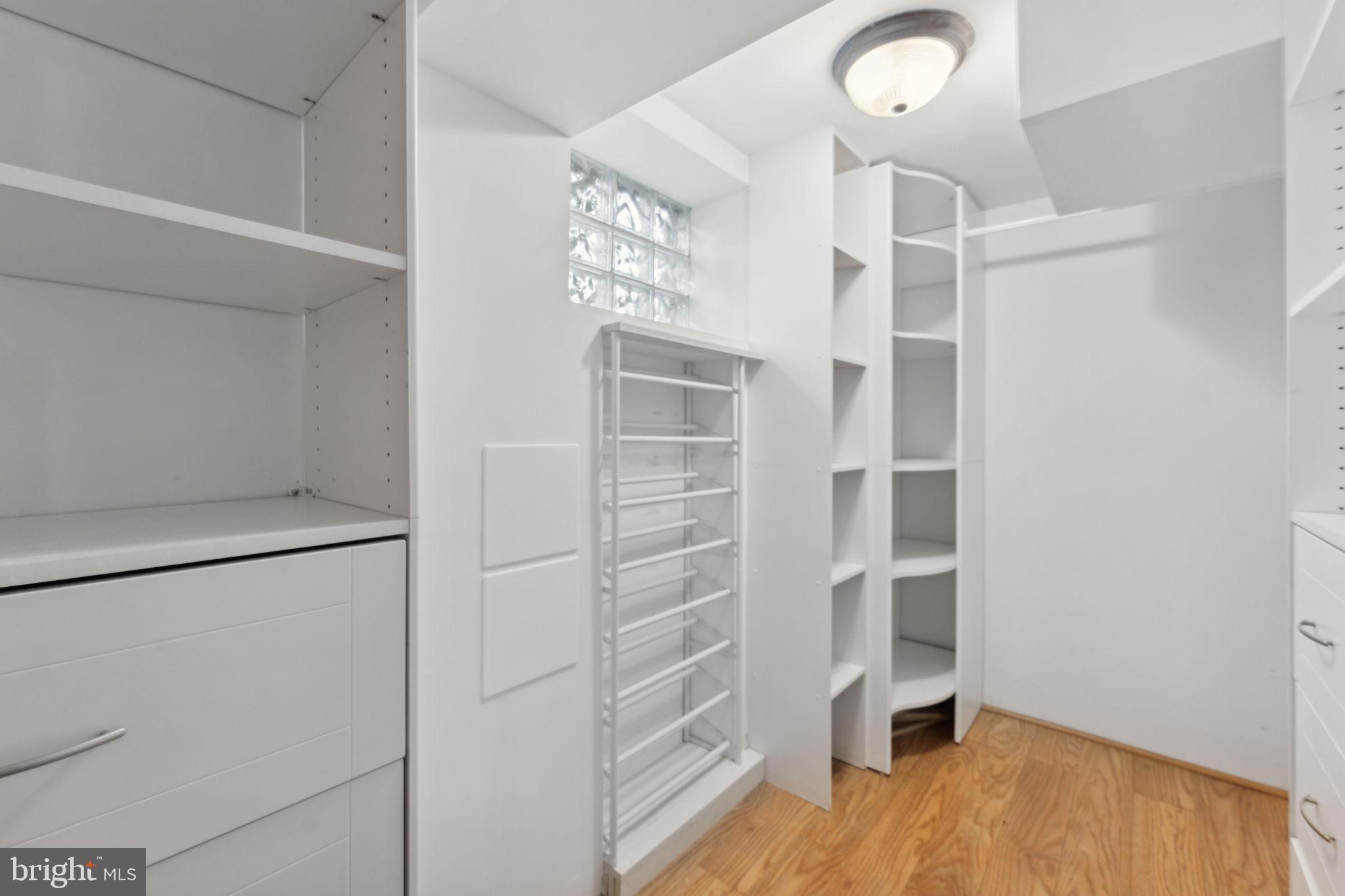 2401 N George Mason Dr