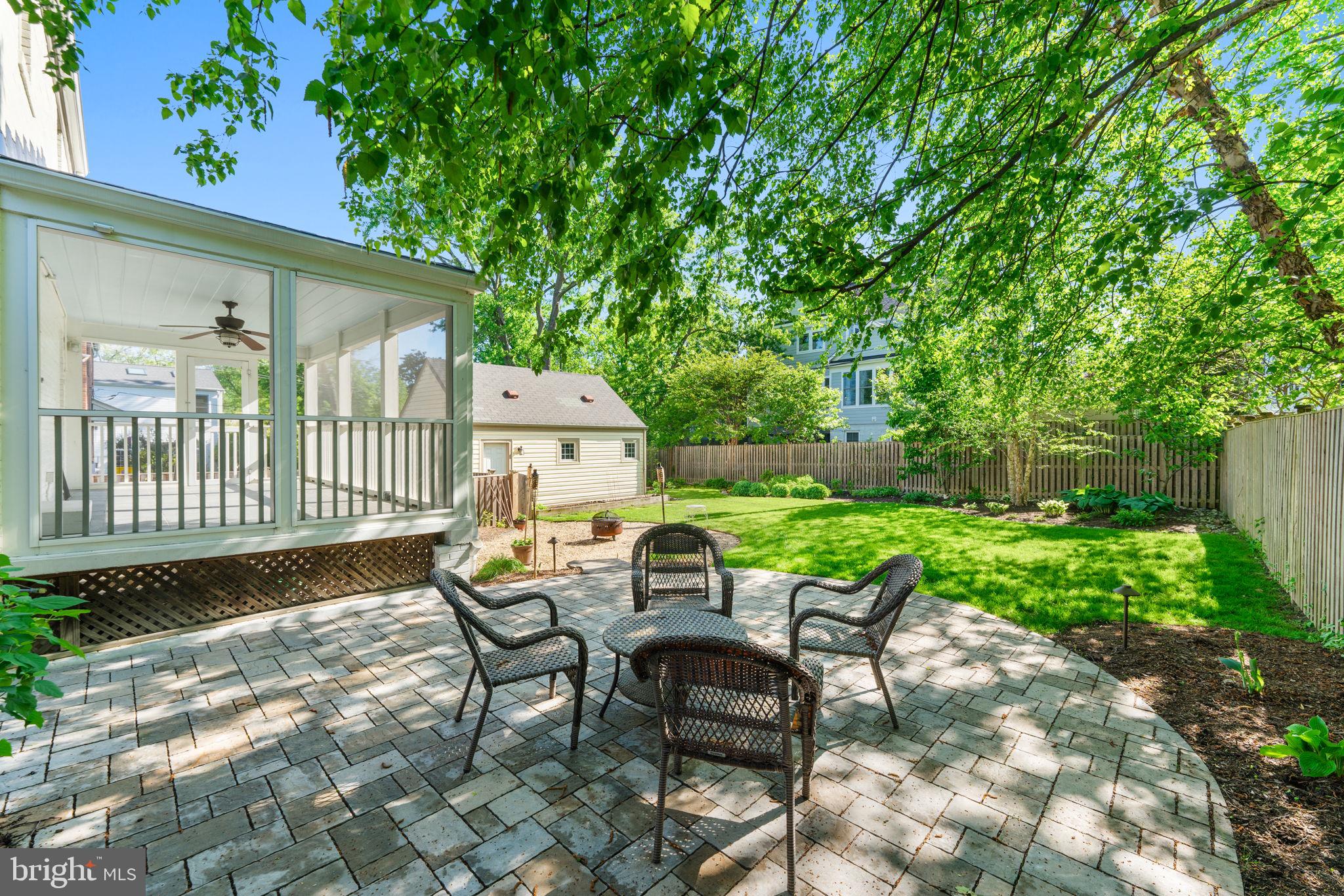 2401 N George Mason Dr