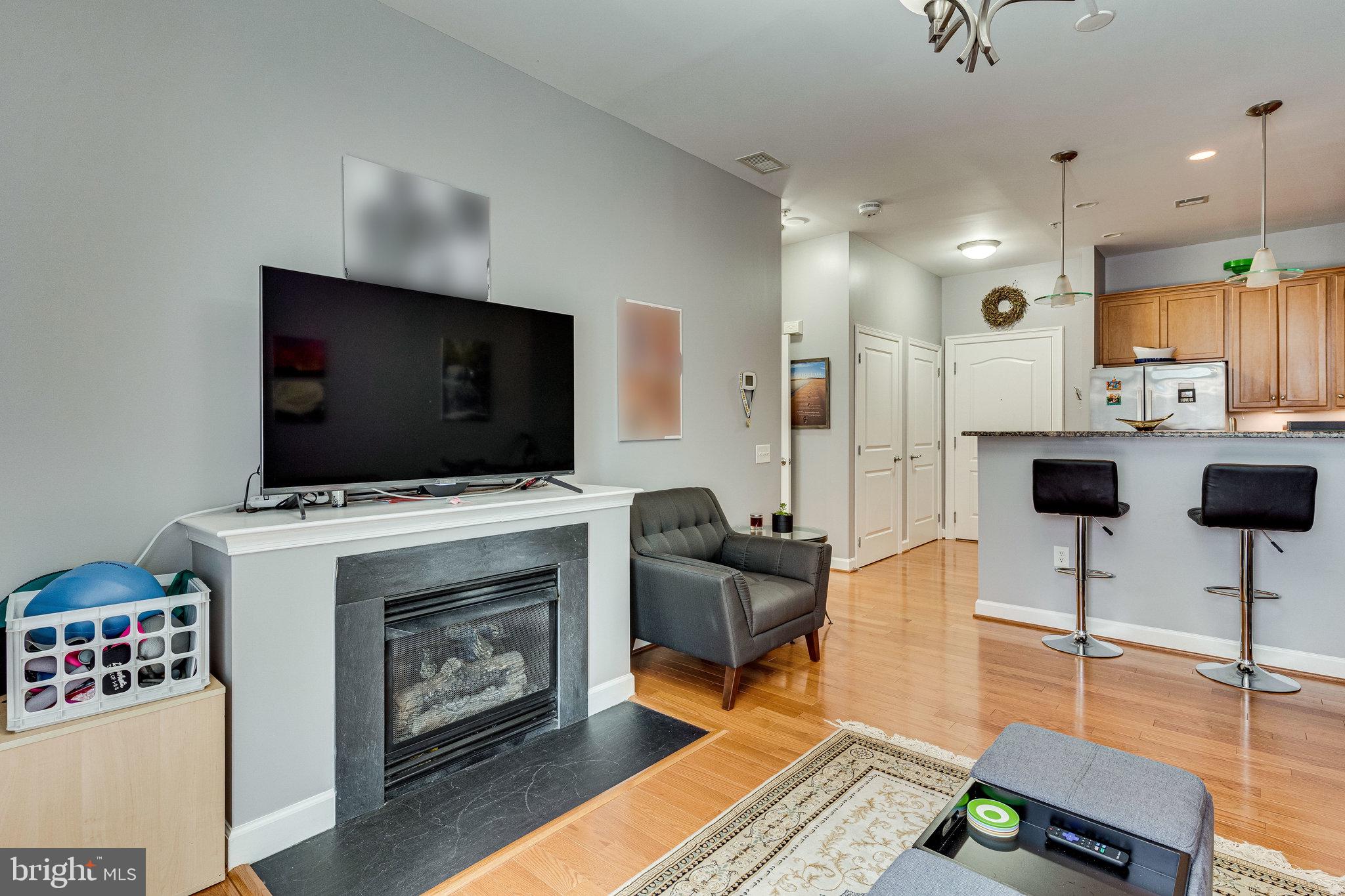 1000 N Randolph St #105