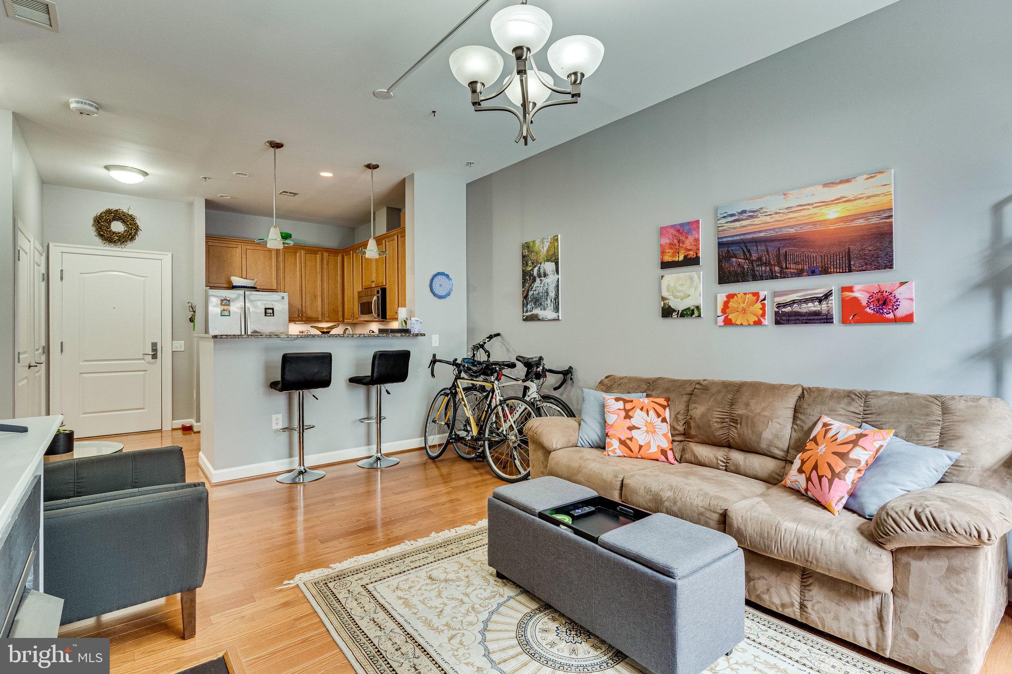 1000 N Randolph St #105