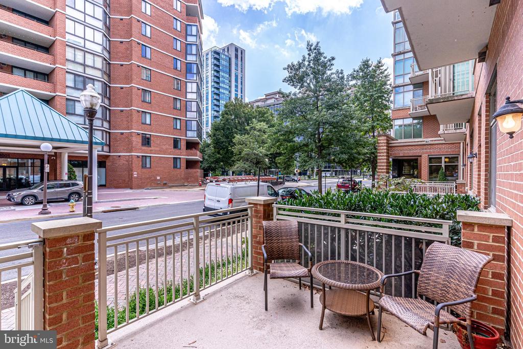 1000 N Randolph St #105