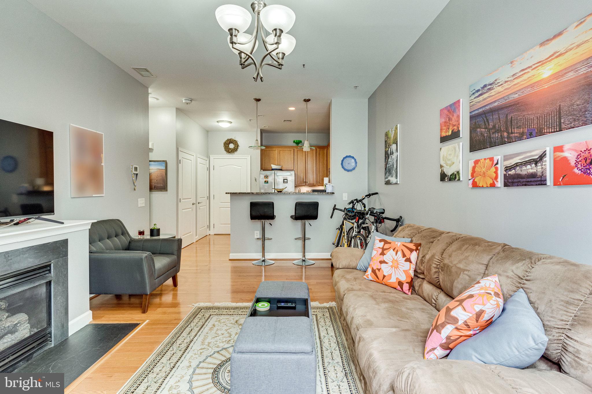 1000 N Randolph St #105