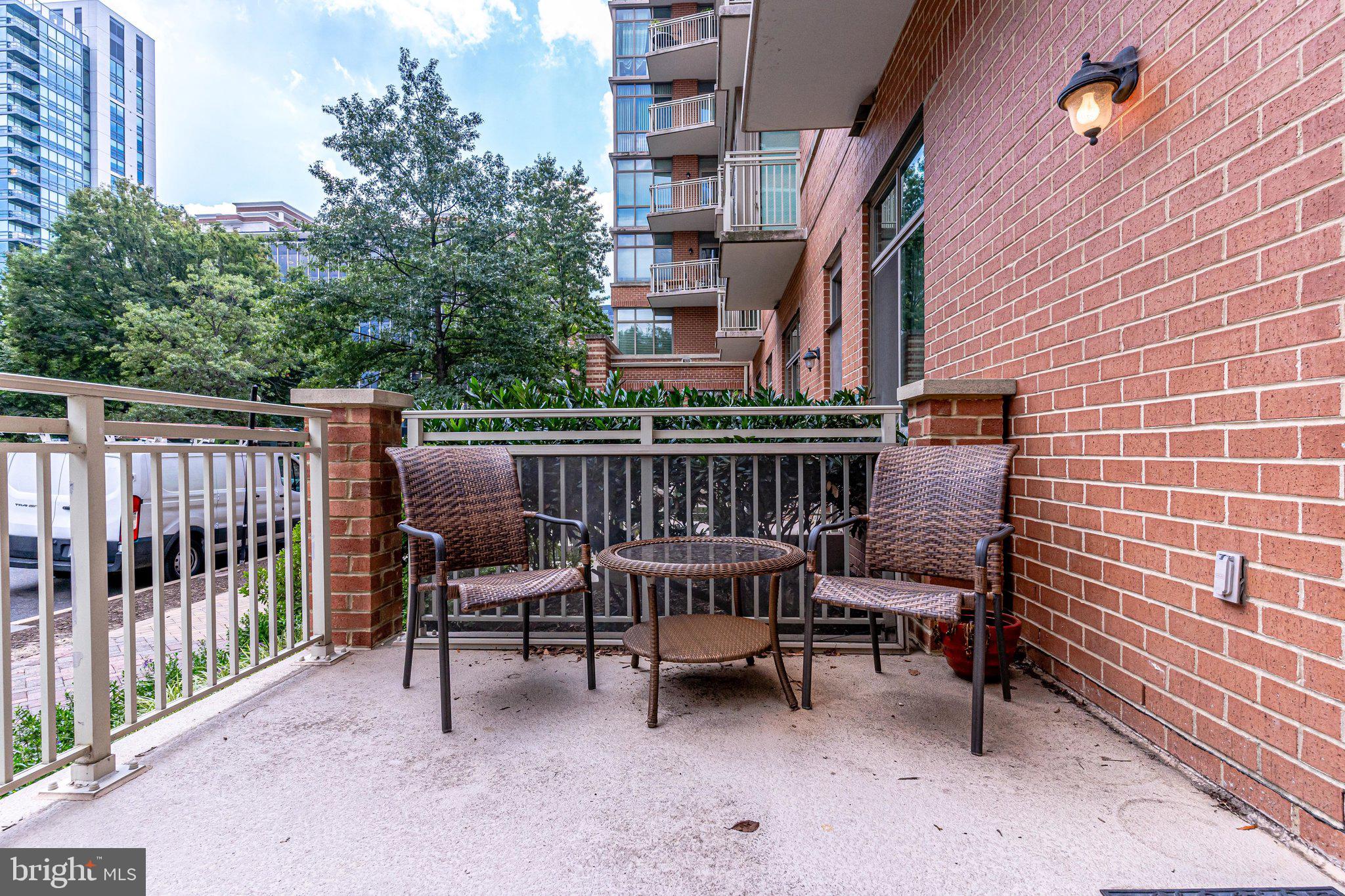 1000 N Randolph St #105