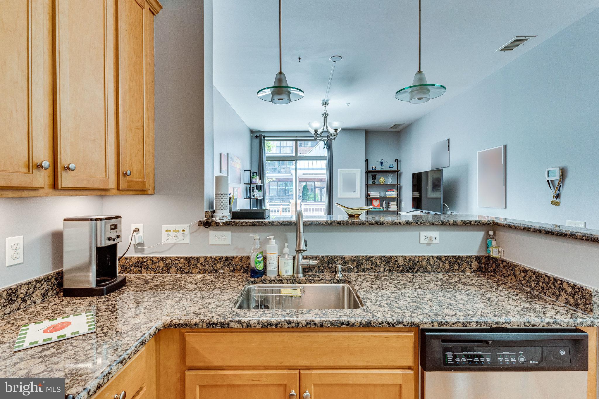 1000 N Randolph St #105