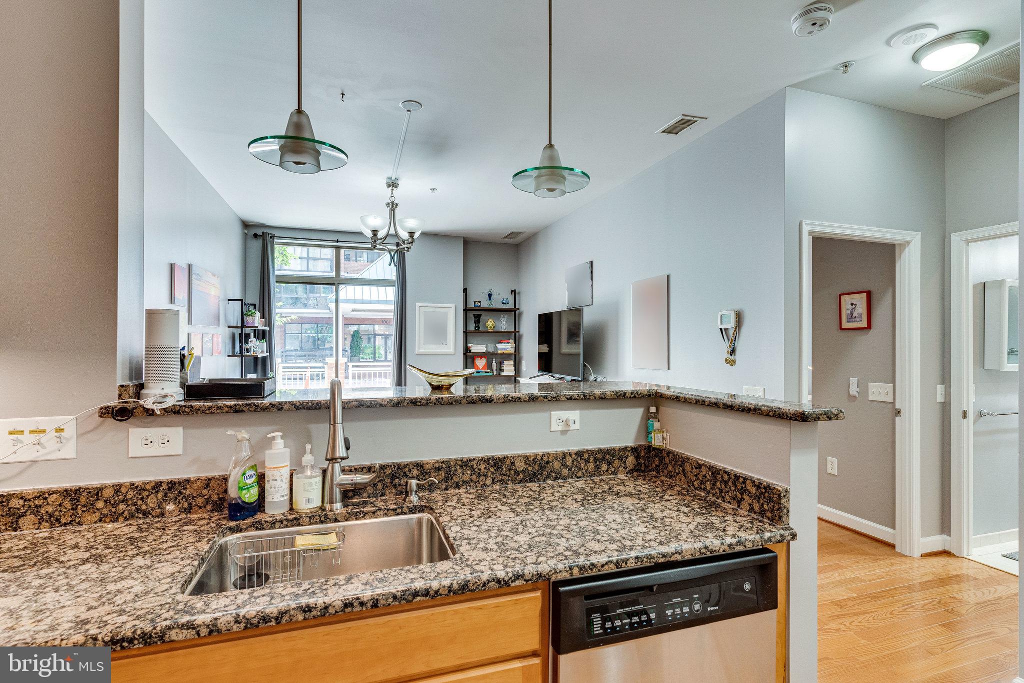 1000 N Randolph St #105