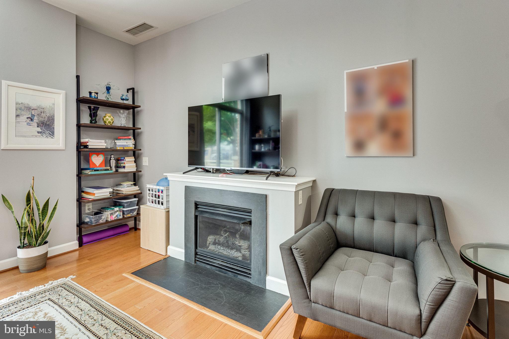 1000 N Randolph St #105