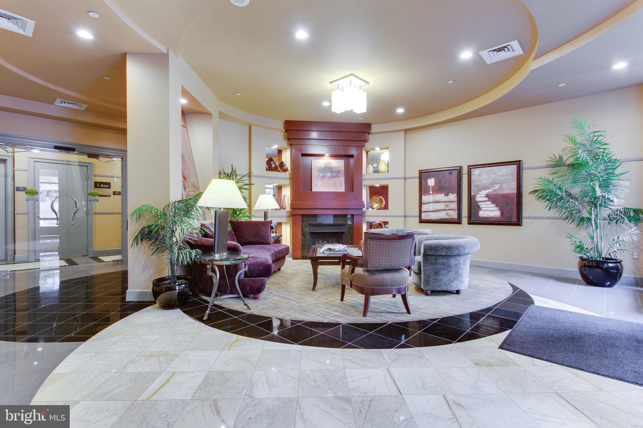 1000 N Randolph St #105