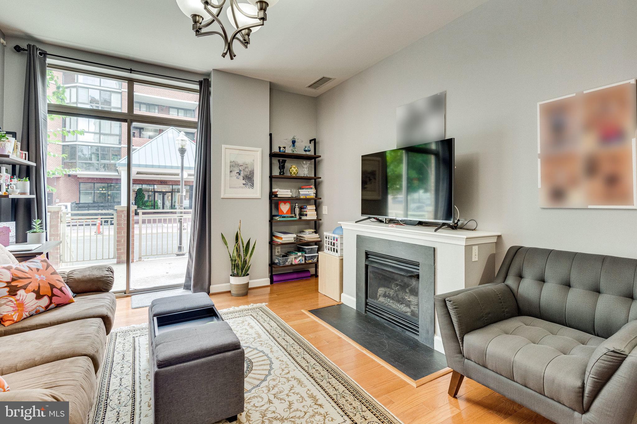 1000 N Randolph St #105