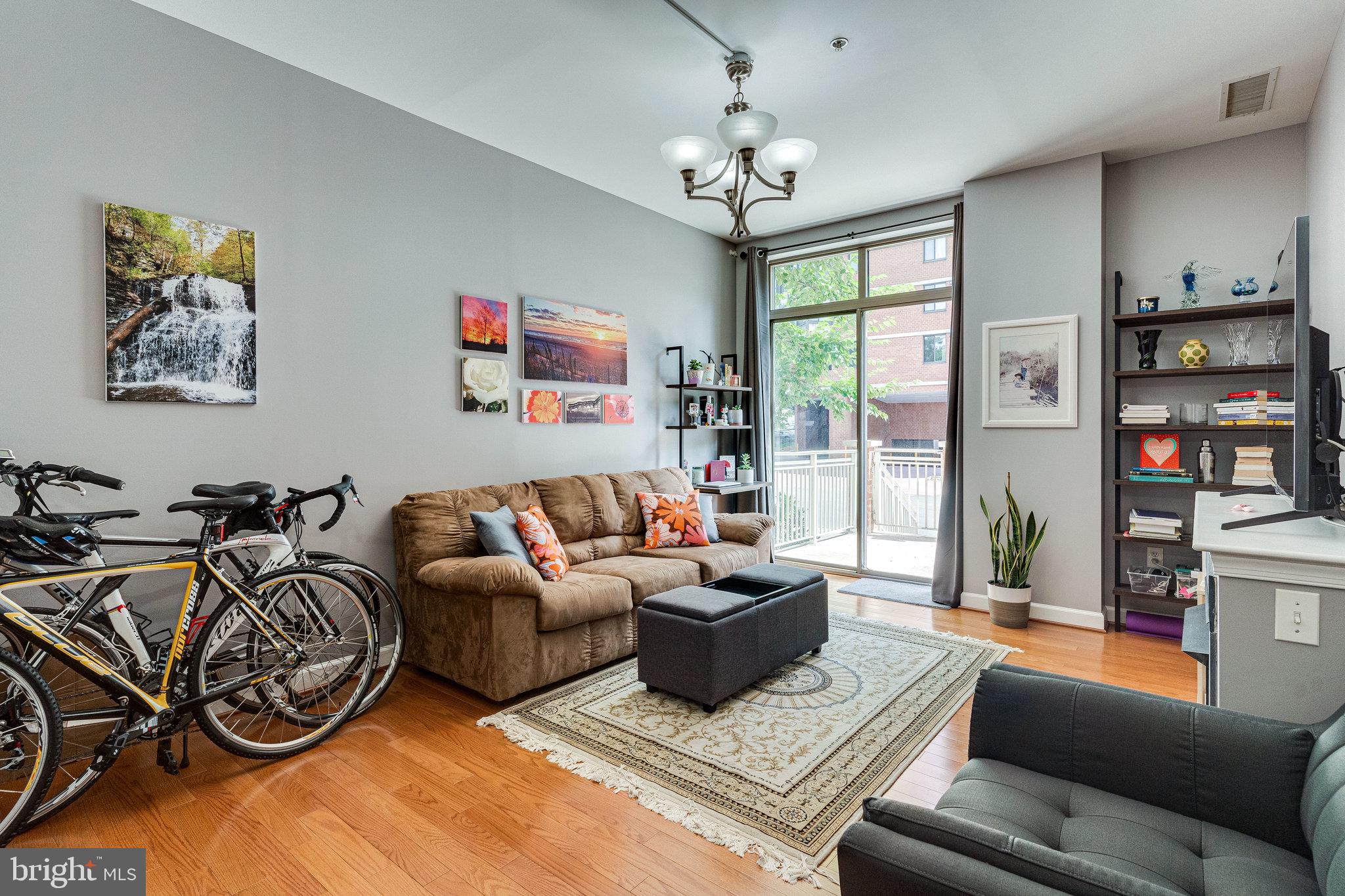 1000 N Randolph St #105