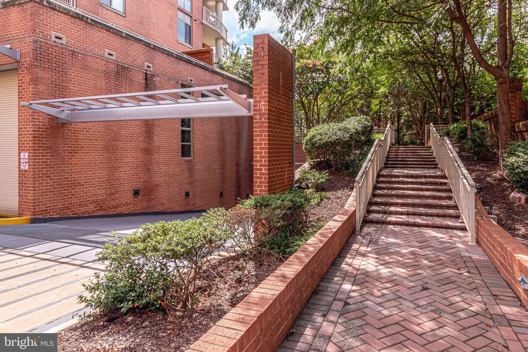 1000 N Randolph St #105