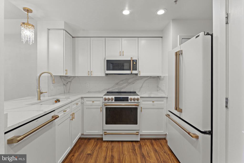 1536 N SCOTT STREET TH-10