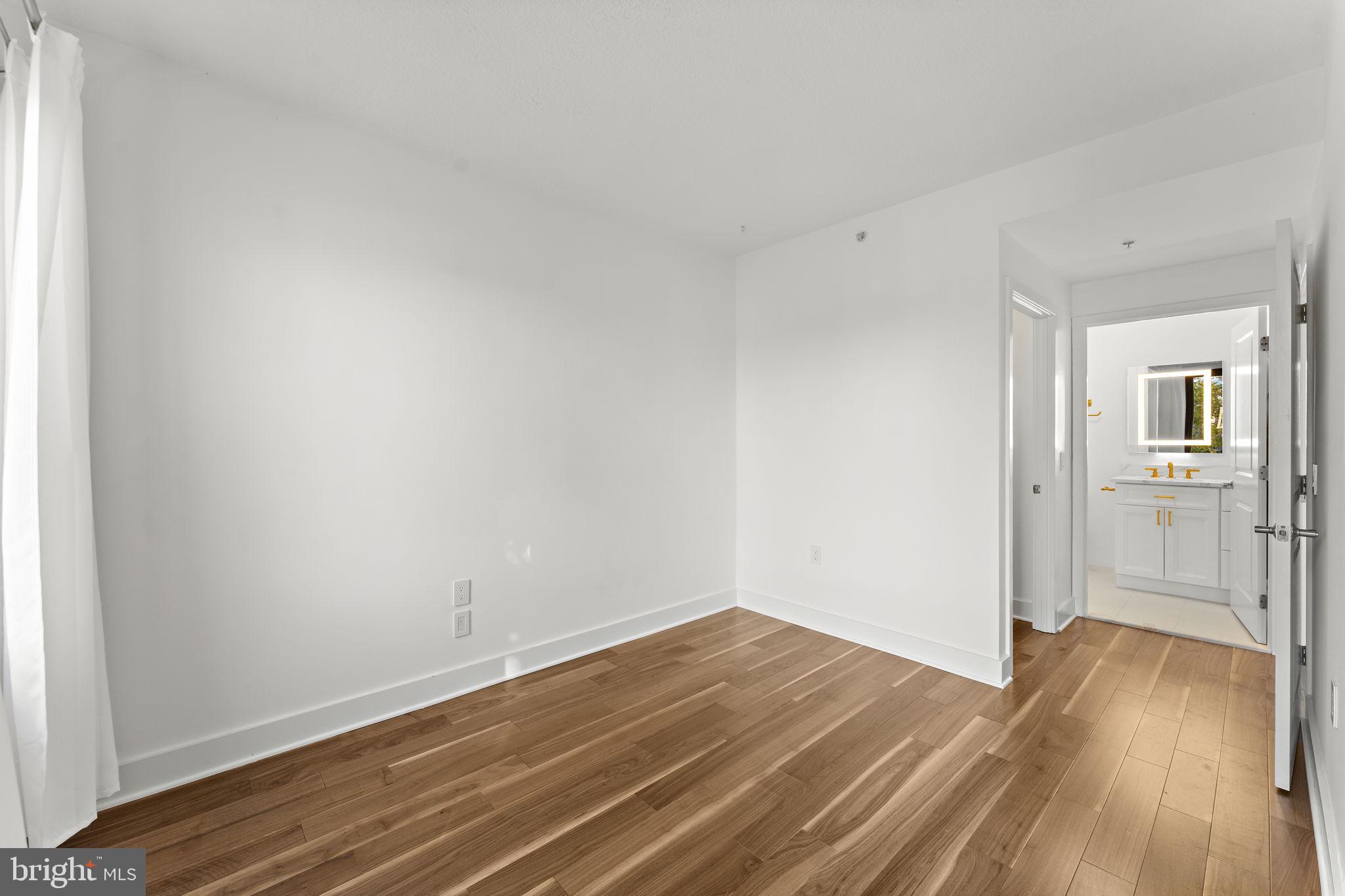 1536 N SCOTT STREET TH-10