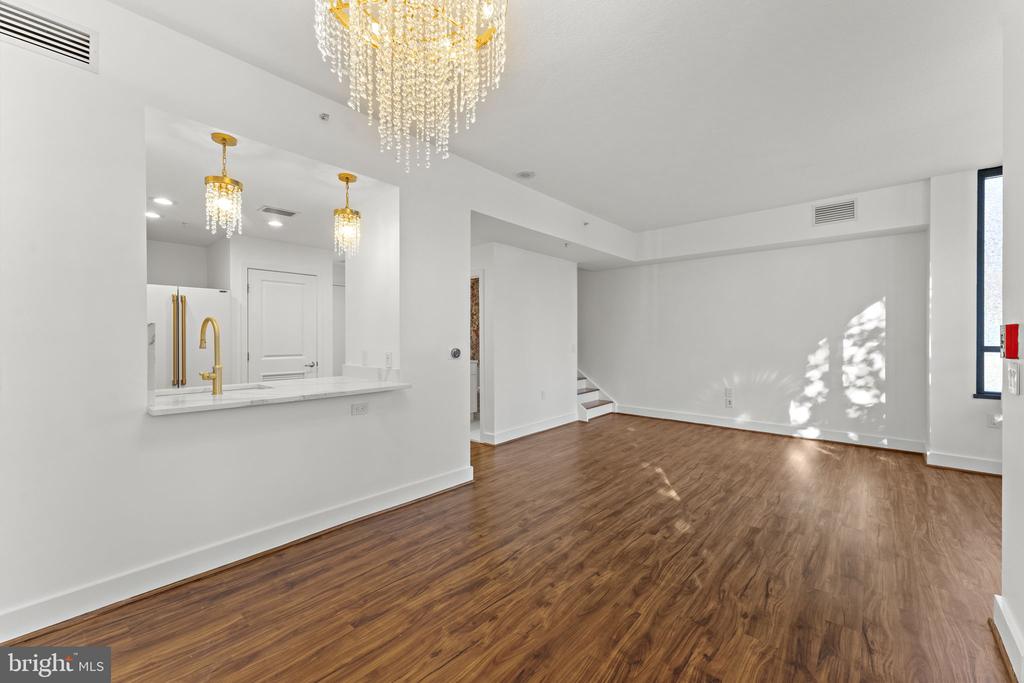 1536 N SCOTT STREET TH-10