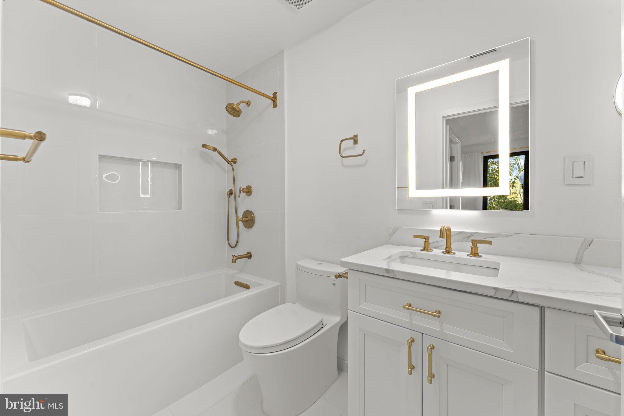 1536 N SCOTT STREET TH-10