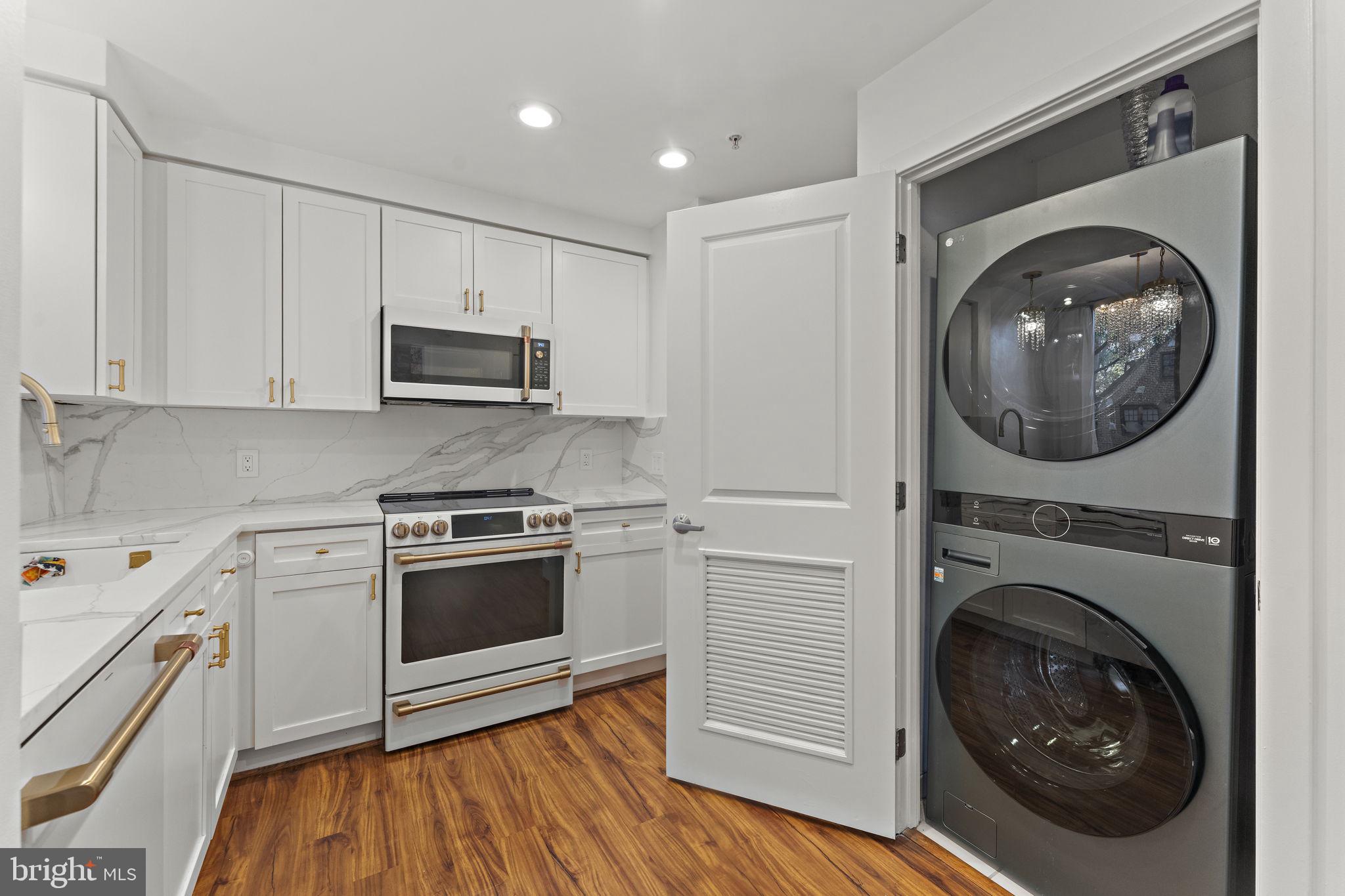 1536 N SCOTT STREET TH-10