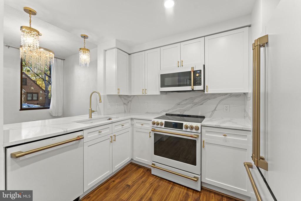 1536 N SCOTT STREET TH-10