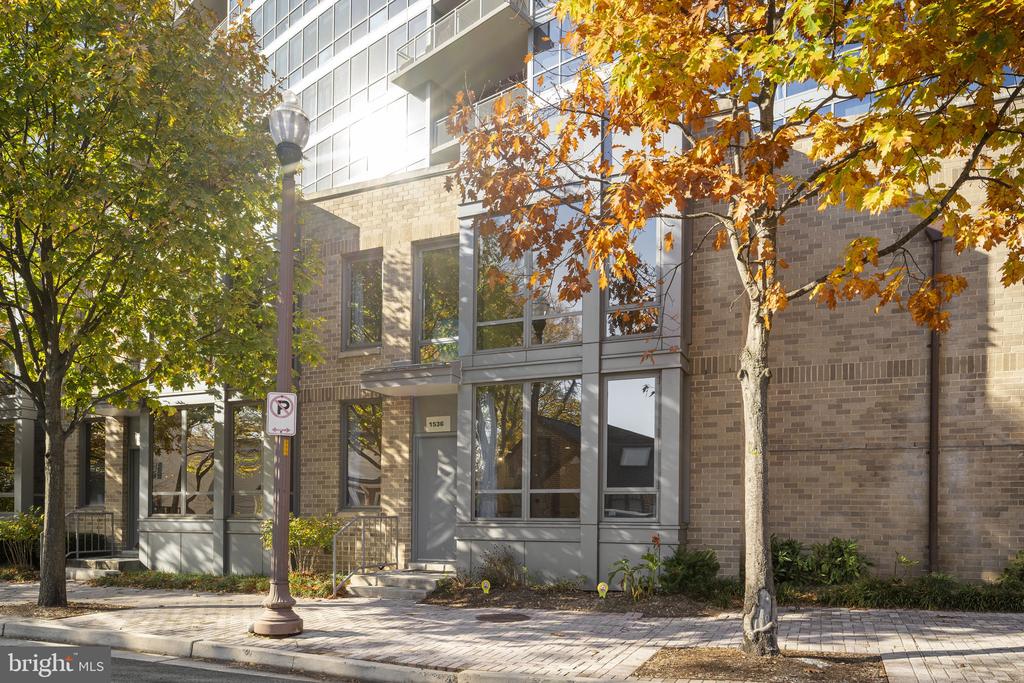 1536 N SCOTT STREET TH-10