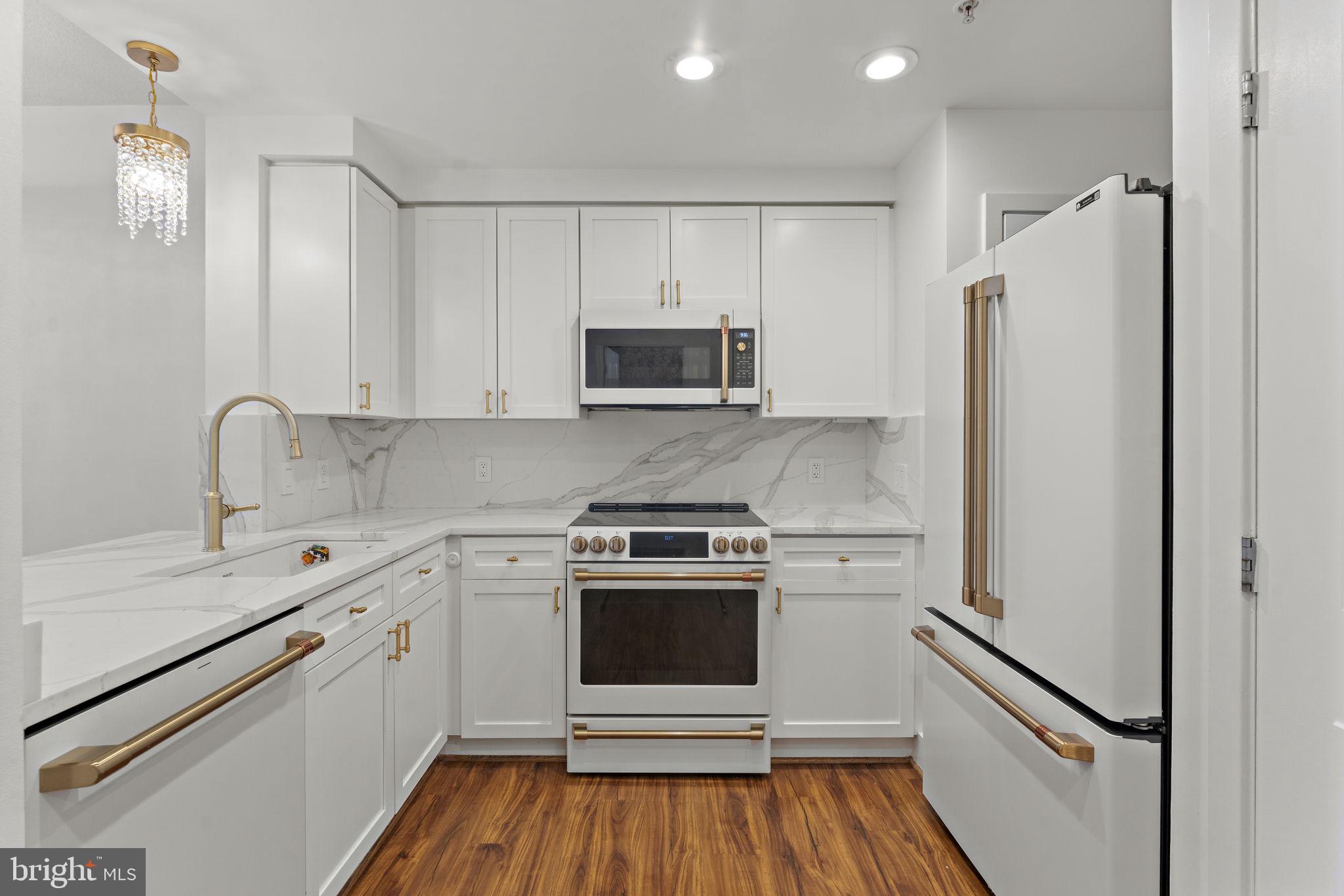 1536 N SCOTT STREET TH-10