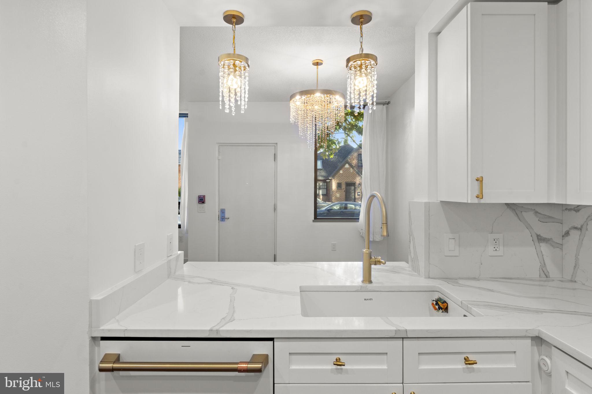 1536 N SCOTT STREET TH-10