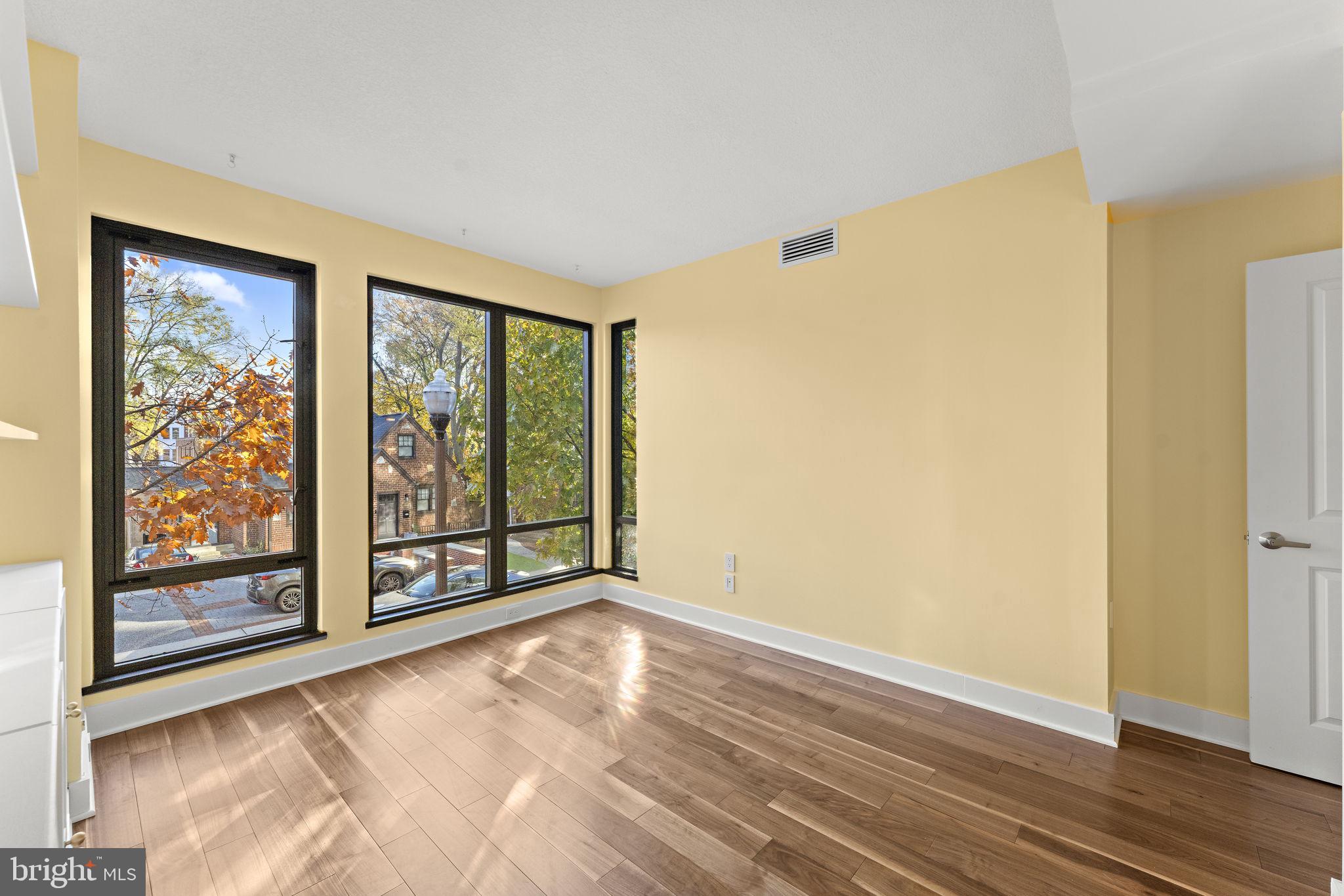 1536 N SCOTT STREET TH-10