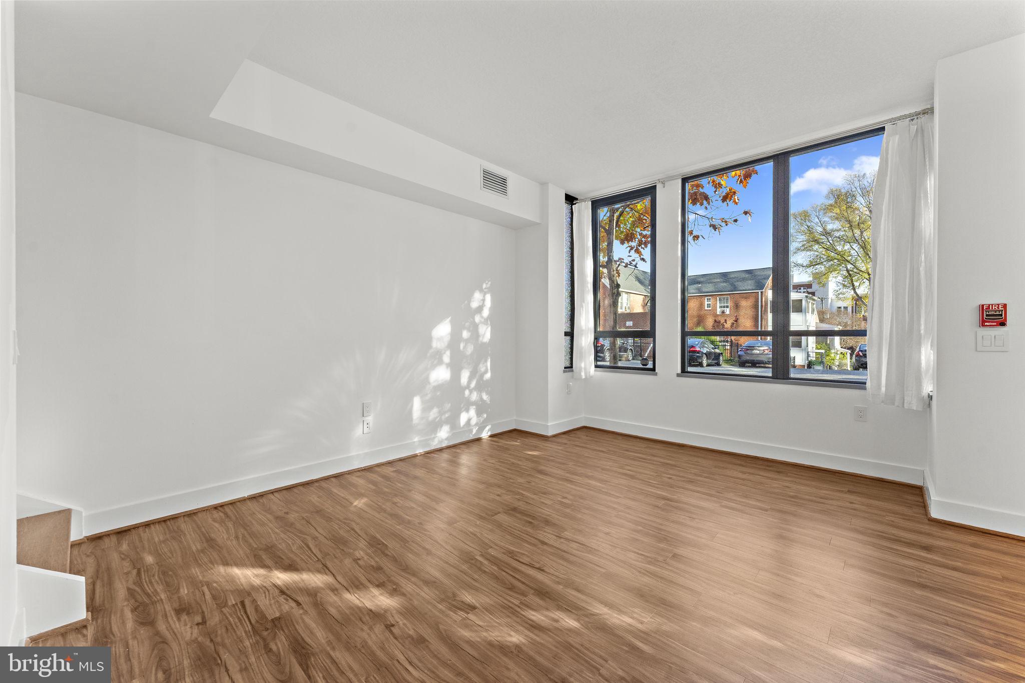 1536 N SCOTT STREET TH-10