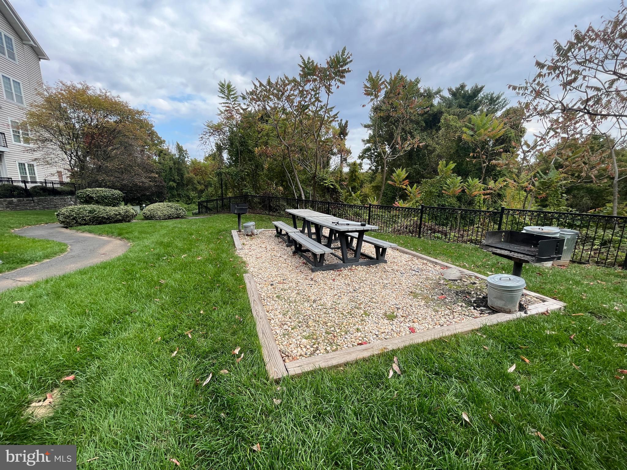 1530 Spring Gate #9209