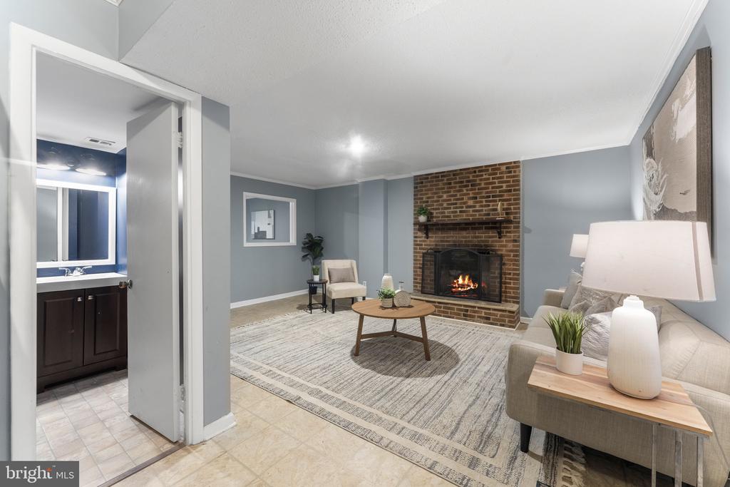14710 Bentley Sq