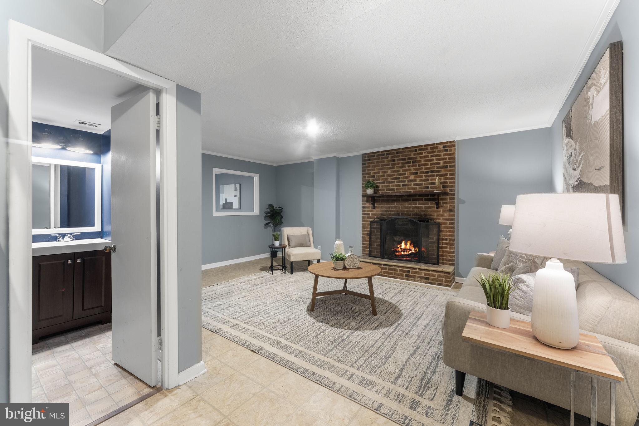 14710 Bentley Sq