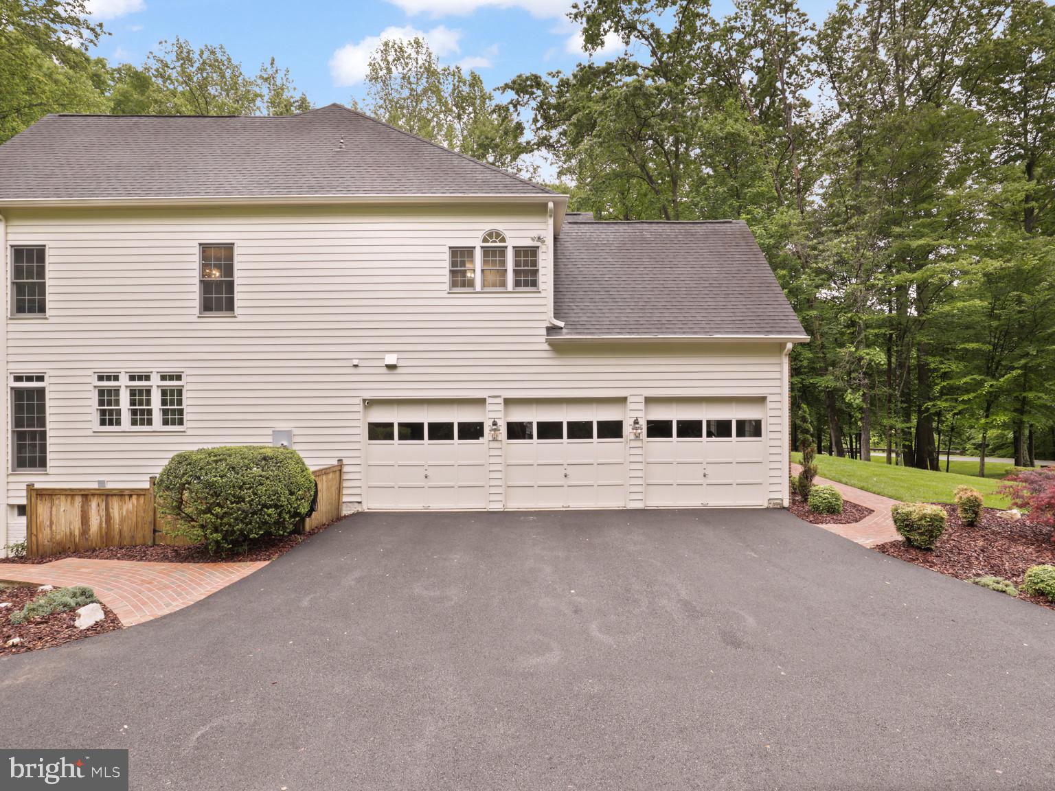 8197 COTTAGE ROSE COURT
