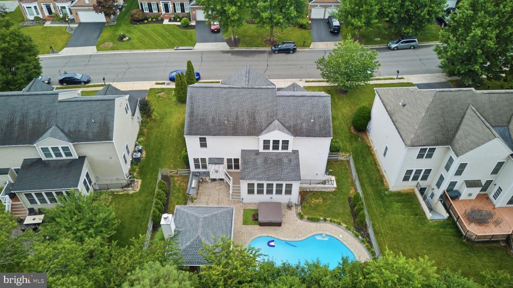 43909 CHURCHILL GLEN DRIVE