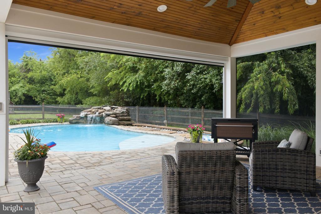 43909 CHURCHILL GLEN DRIVE