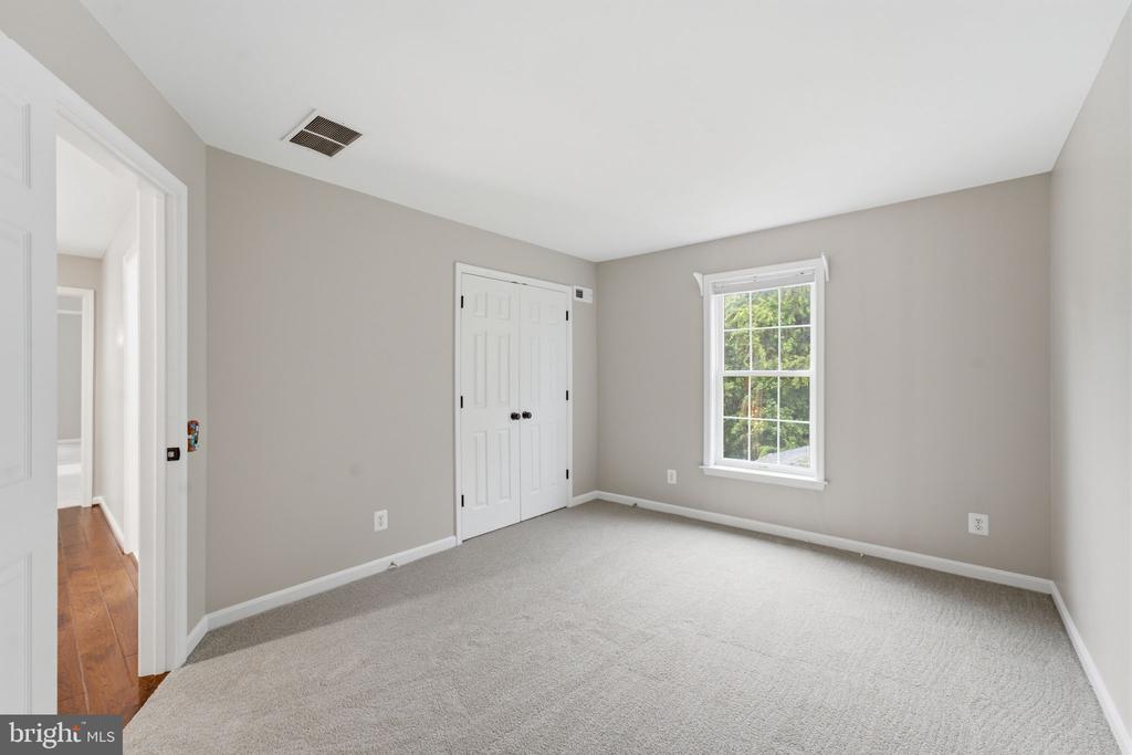 43909 CHURCHILL GLEN DRIVE