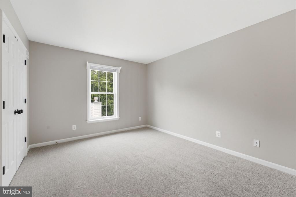 43909 CHURCHILL GLEN DRIVE
