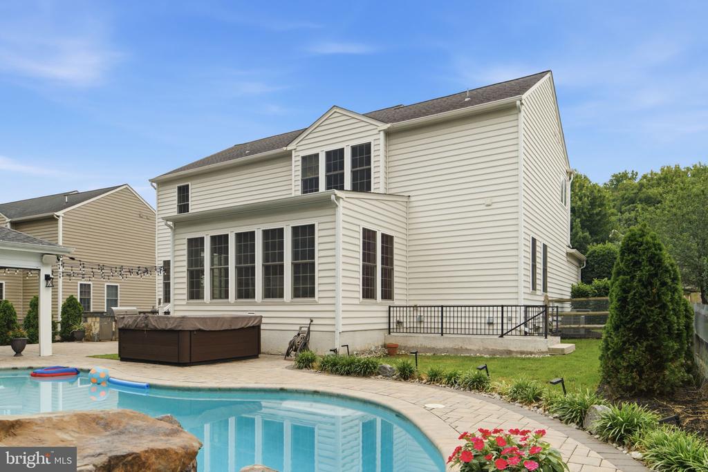 43909 CHURCHILL GLEN DRIVE