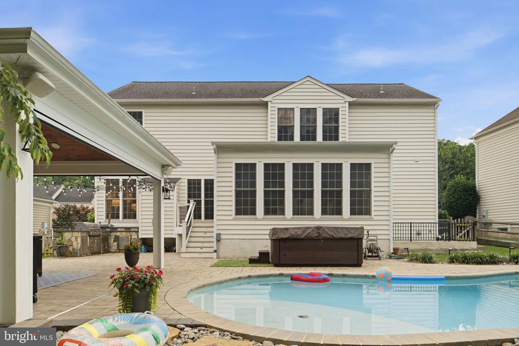 43909 CHURCHILL GLEN DRIVE