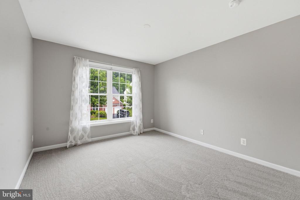 43909 CHURCHILL GLEN DRIVE