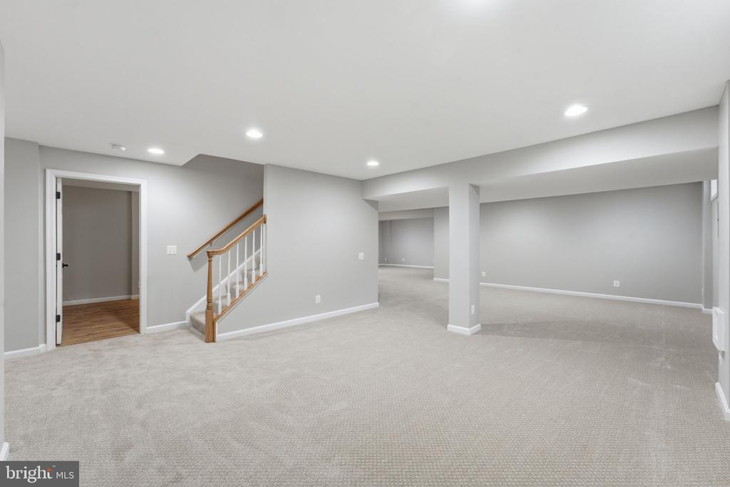 43909 CHURCHILL GLEN DRIVE